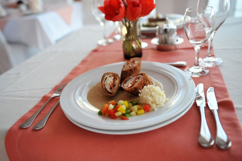 Restoran Slavonica i Bećarski kutak – Hotel Đakovo