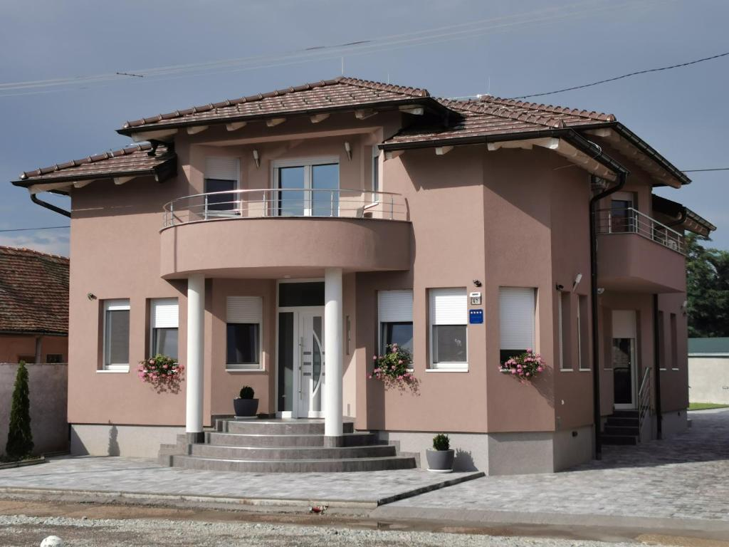 Apartment Božur