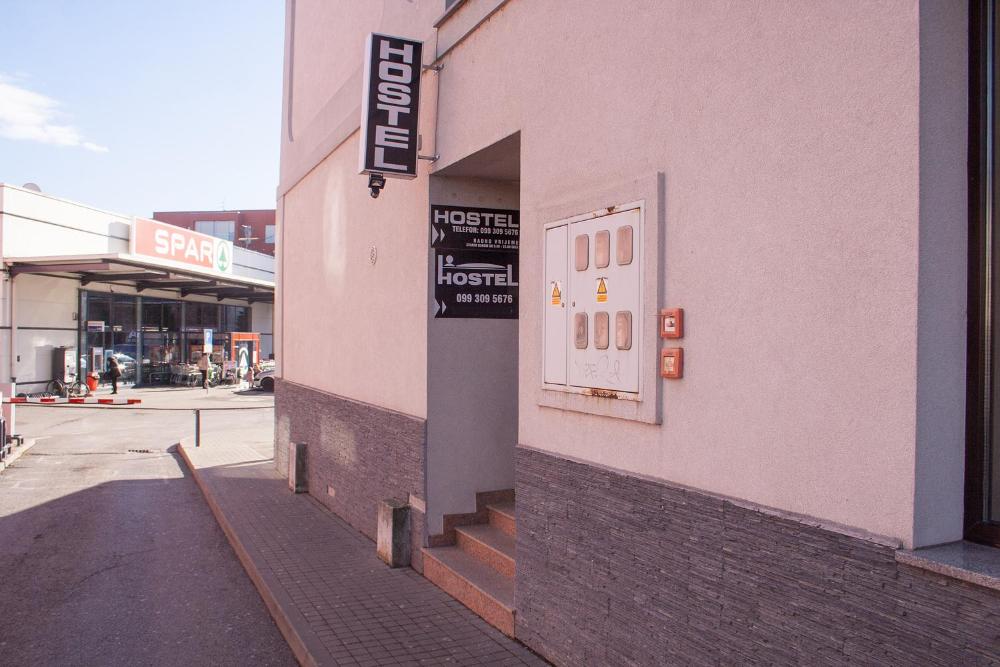 HOSTEL STROSSMAYER, +385 (0) 95 596 8453